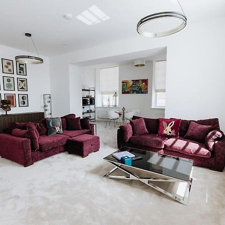Bobbin Row - Grade 2 Listed Property With A Beautiful Design With Access To Leeds Leeds  Buitenkant foto