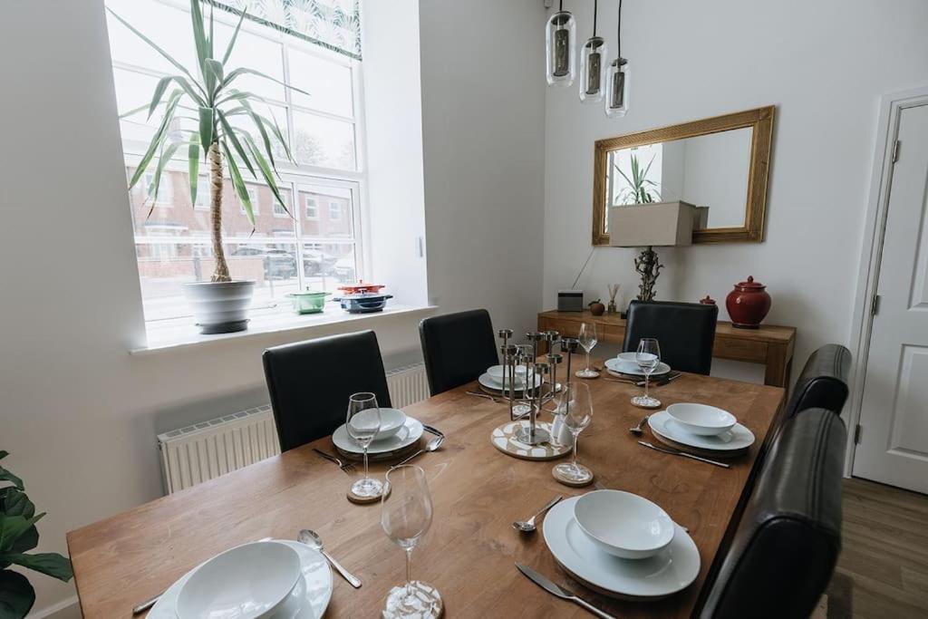Bobbin Row - Grade 2 Listed Property With A Beautiful Design With Access To Leeds Leeds  Buitenkant foto