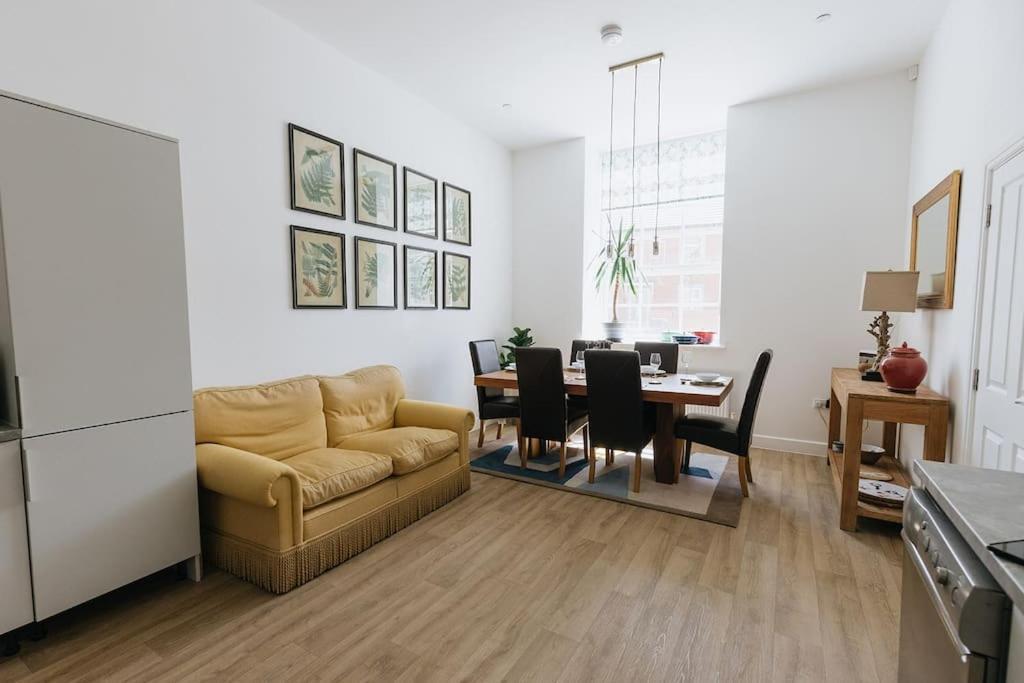 Bobbin Row - Grade 2 Listed Property With A Beautiful Design With Access To Leeds Leeds  Buitenkant foto